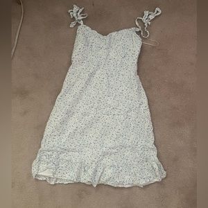 white floral hollister dress